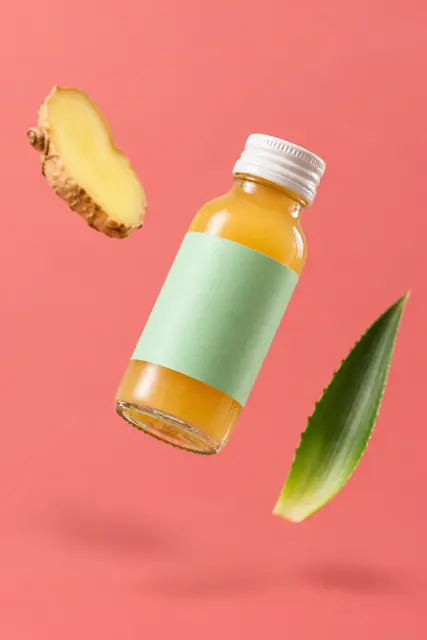 Contoh foto produk makanan & minuman, gaya studio: Floating wellness shot